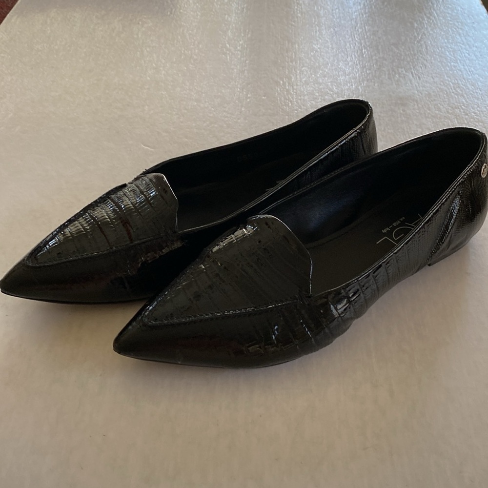 AGL Black Crocodile- embossed Patent Leather Pointed Toe Flats Size 38.5